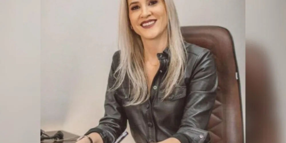 NOVO CICLO – A CEO da Romancini Troncos e Balanças Lu Romancini receberá os cumprimentos pela passagem de seu aniversário na próxima sexta-feira (1). Da coluna RC os votos de alegrias e realizações.