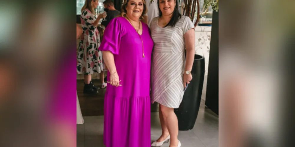 ELAS – Prestigiando o lançamento do livro “Quarenta e Dois Retratos” deste colunista, que aconteceu recentemente no Temae Japanese Food, as primas Luciane Cury e Nayara Cury Caruso.