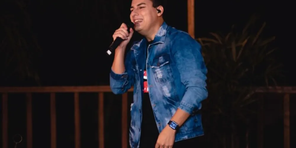 LANÇAMENTO – No próximo sábado (16), a partir das 18 horas no Quintal da XV acontece a festa de lançamento do DVD do cantor Thiago Neres. Uma realização da TF Produtora de Eventos.