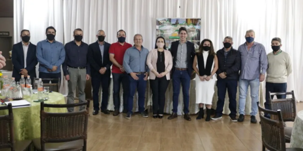 Prefeitos dos Campos Gerais se reúnem para debater o programa 'Paraná Produtivo'
