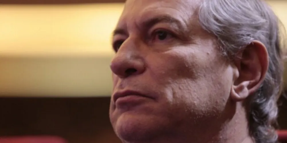 Imagem ilustrativa da imagem Ciro suspende candidatura até que PDT reveja apoio à PEC