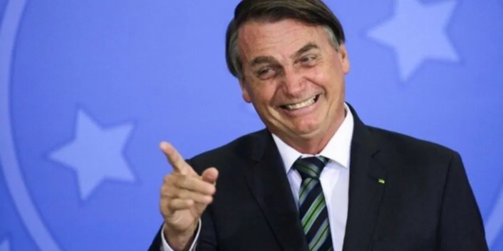 Vereadora que apresentou a proposta justificou que a honraria se dá pela determinação do presidente em resgatar no brasileiro o orgulho pela pátria