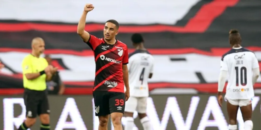 Furacão venceu por 4 a 2 e garantiu a última vaga na semifinal da competição continental