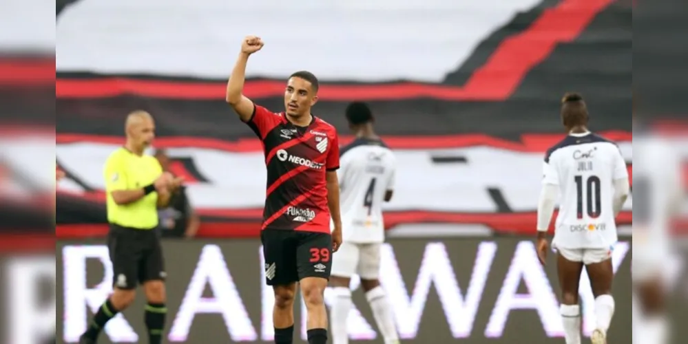 Furacão venceu por 4 a 2 e garantiu a última vaga na semifinal da competição continental