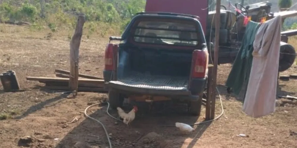 Menino entrou no carro do pai após ele sair para buscar equipamentos