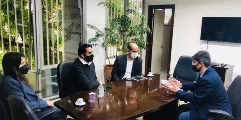 Prefeito Lucas Machado visitou o  Instituto Paranaense de Desenvolvimento Educacional (Fundepar)