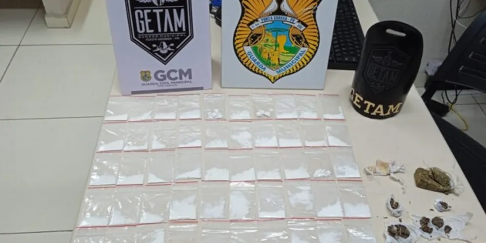 Drogas foram encontradas na madrugada desta terça-feira