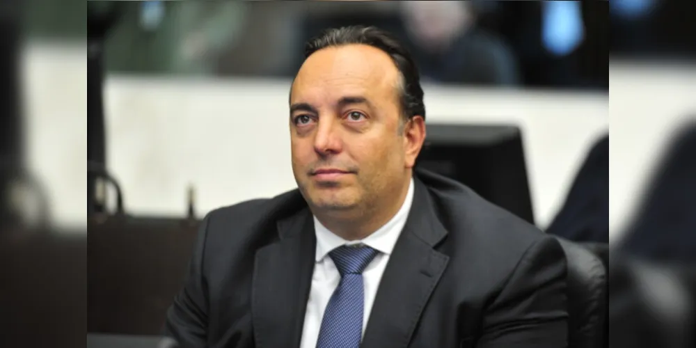Em 2018, Fernando  recebeu mais de 427 mil votos para o cargo de deputado estadual