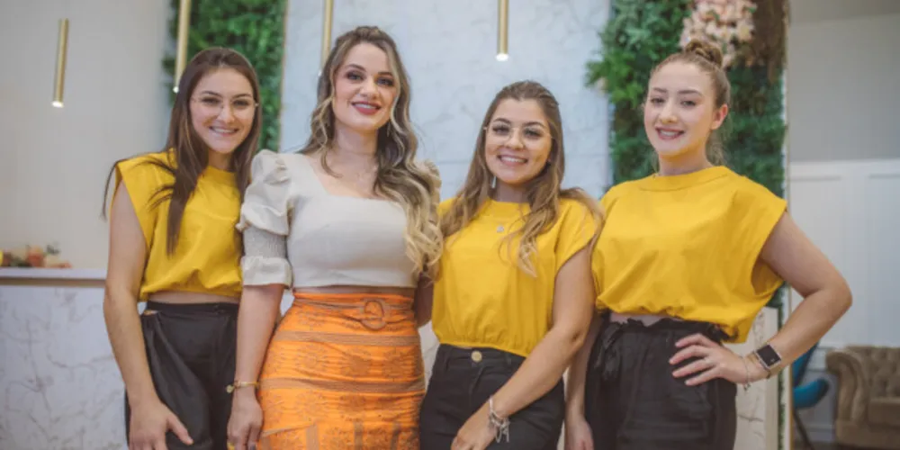 Jeniffer Fernandes e sua equipe Juliana Batista, Amanda Lemes e Fernanda Bueno.