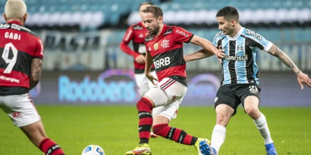 Todos os gols aconteceram na segunda etapa da partida