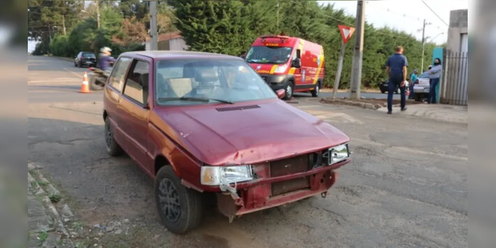 Veículo Fiat Uno se envolveu no acidente