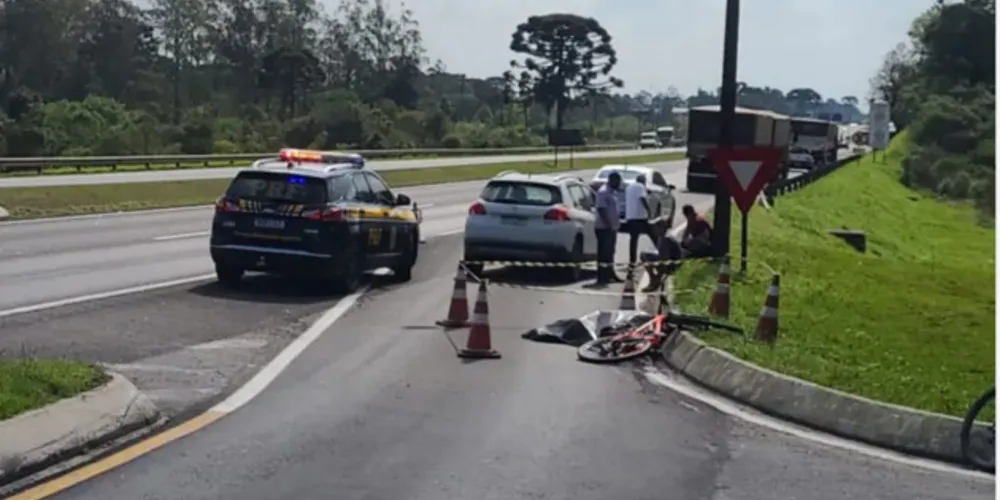 O corpo da ciclista foi encaminhado ao Instituto Médico Legal de Curitiba.