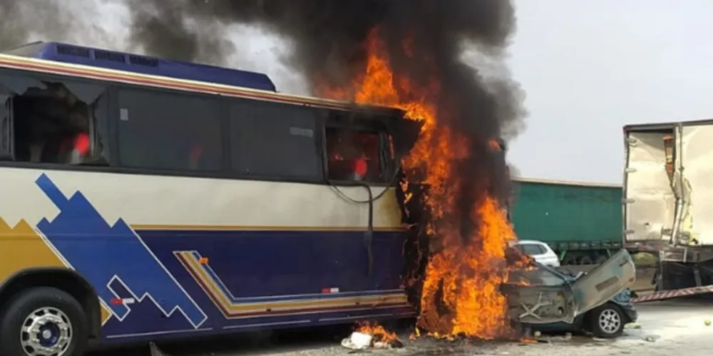 Acidente na via Dutra deixou mortos em São José.
