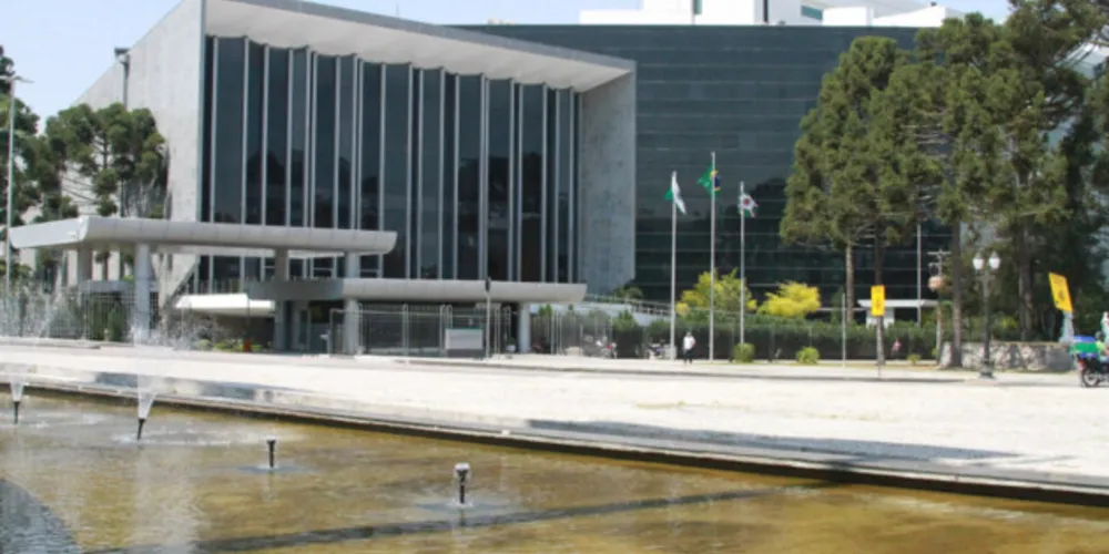 Deputados estaduais votarão a regulamentação da terceira dose na Alep.