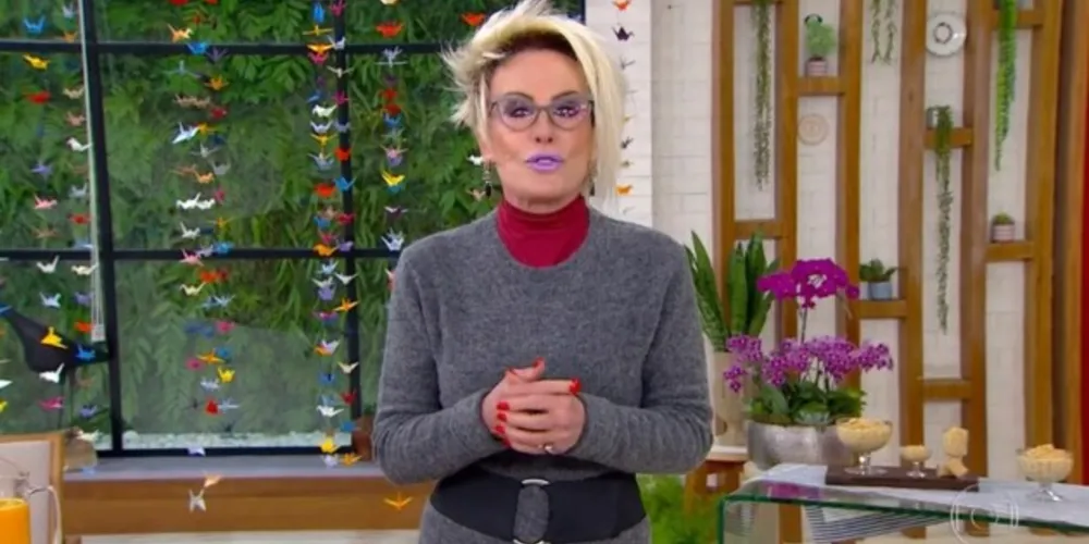 Segundo a assessoria de imprensa, Ana Maria Braga não quebrou nada e passa bem.