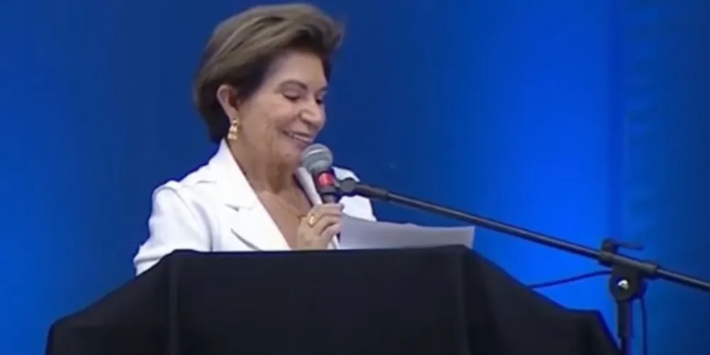 Prefeita discursou no evento há pouco