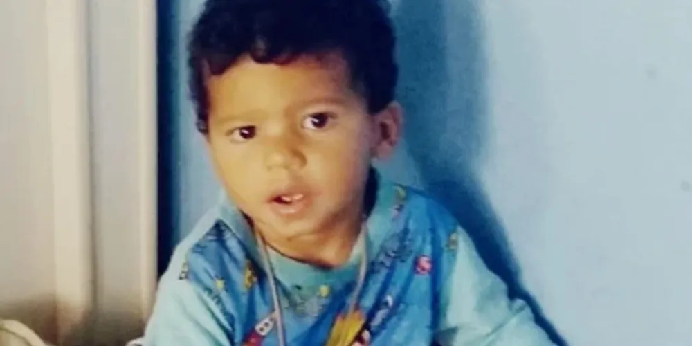 Um homem e um adolescente também foram vítimas do tiroteio. Polícia Civil investiga o caso.