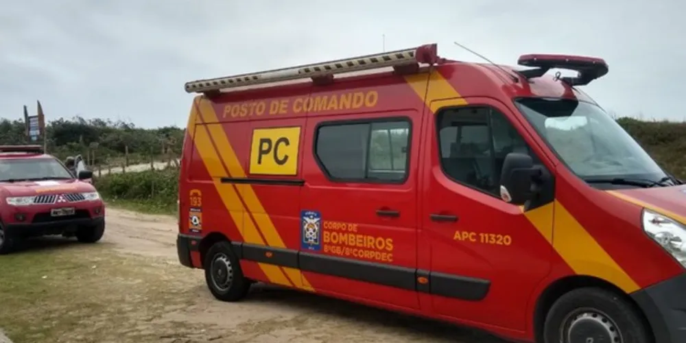 As buscas pelo corpo de Emerson se iniciaram no sábado e continuaram durante o domingo