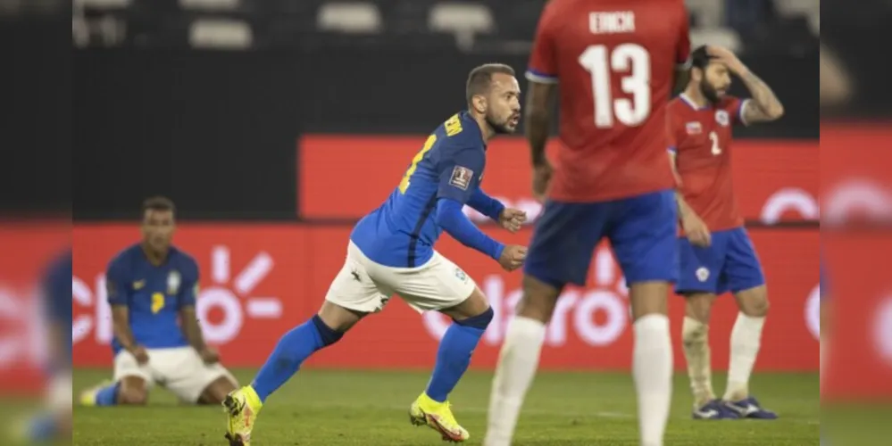 Everton Ribeiro foi o autor do gol que deu a vitória para o Brasil.