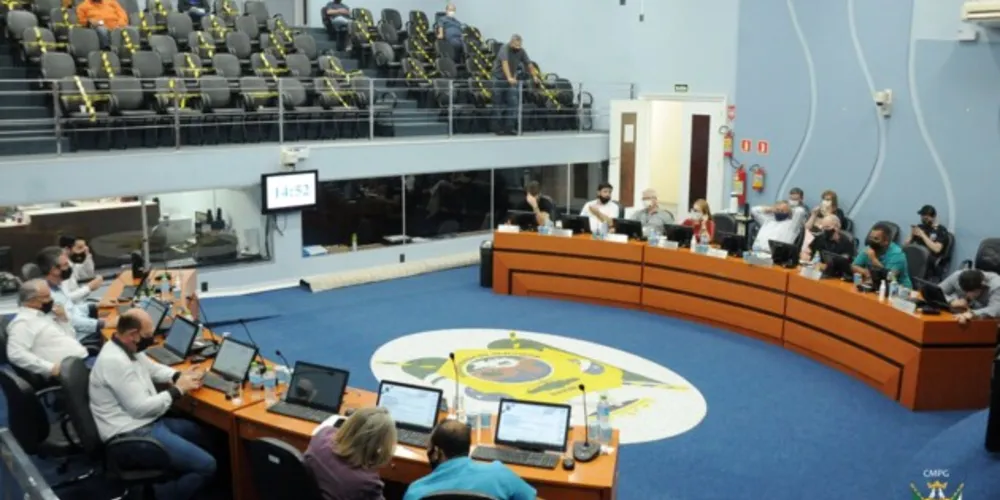 Projeto foi debatido no Plenário da Câmara Municipal de Ponta Grossa.