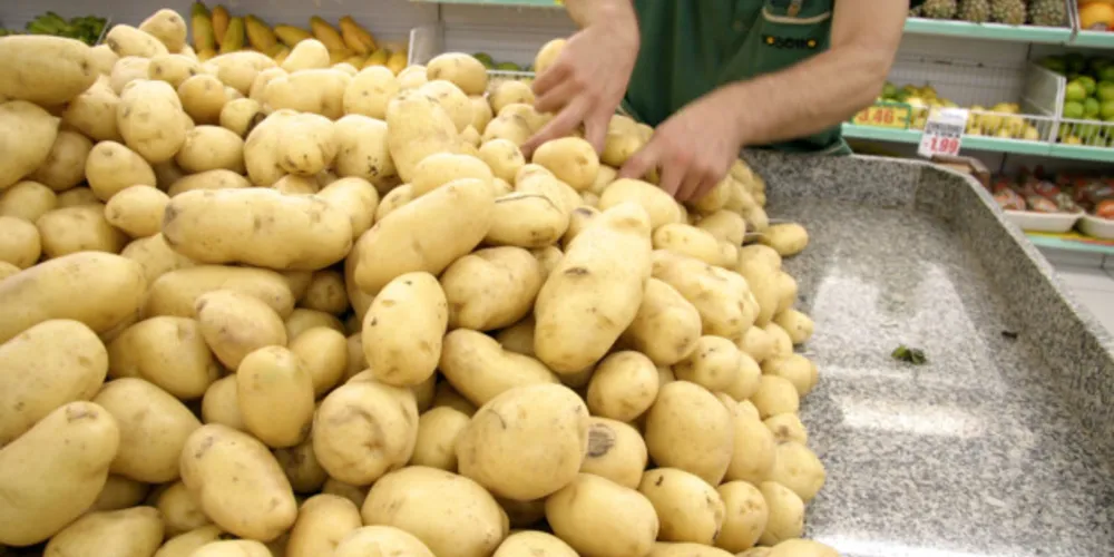 O maior aumento no custo de alimento foi da batata com 26,81%.
