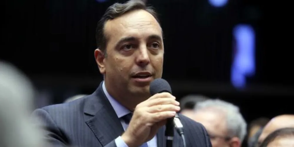 Delegado Francischini é acusado de disseminação de notícias falsas sobre fraudes nas urnas eletrônicas durante as eleições de 2018.