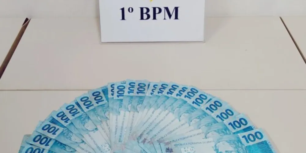 Quantia de R$ 2.250 foi recuperada pelos agentes de segurança.