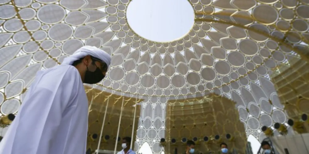 Nos Emirados Árabes Unidos acontece a 'Expo Dubai 2020', maior feira de investimentos do mundo.