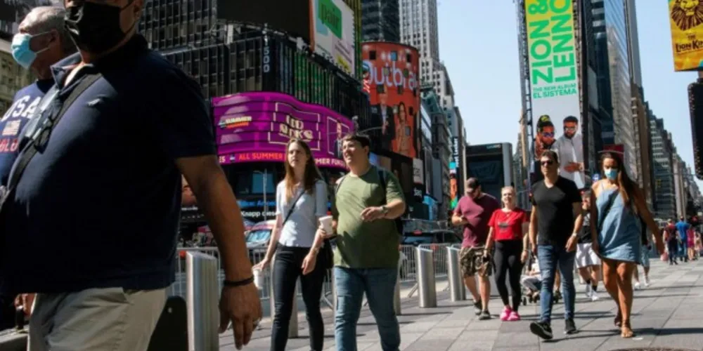 País tem 70% de sua população adulta totalmente vacinada.