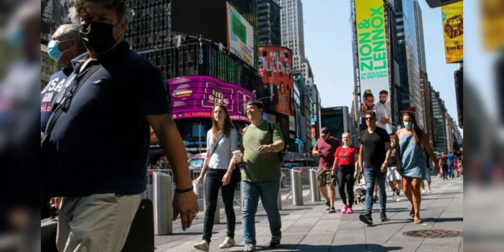 País tem 70% de sua população adulta totalmente vacinada.