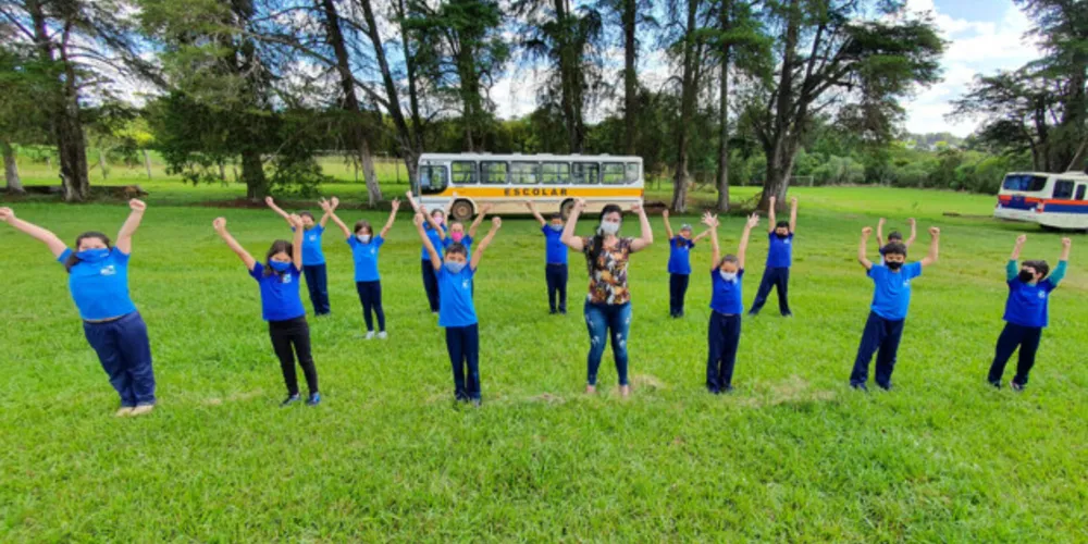  As escolas municipais Pascoalino Provisiero (Jardim Novo Vila Velha) e Aristeu Costa Pinto (Ronda) fizeram os melhores trabalhos do estado na categoria Poema.