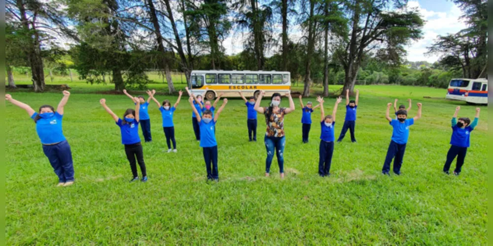  As escolas municipais Pascoalino Provisiero (Jardim Novo Vila Velha) e Aristeu Costa Pinto (Ronda) fizeram os melhores trabalhos do estado na categoria Poema.