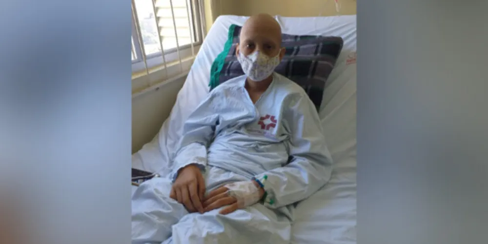 Hemannuellyn Moura, de 13 anos, é natural de Curitiba (PR). A jovem está em tratamento oncológico há mais de um ano, devido a um tumor Neuroblastoma de nível quatro