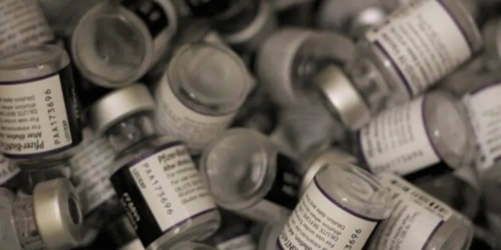 Esta vacinação deve iniciar nos próximos dias para jovens de 12 a 17 anos com comorbidades e reforço para idosos em instituições e público 90+