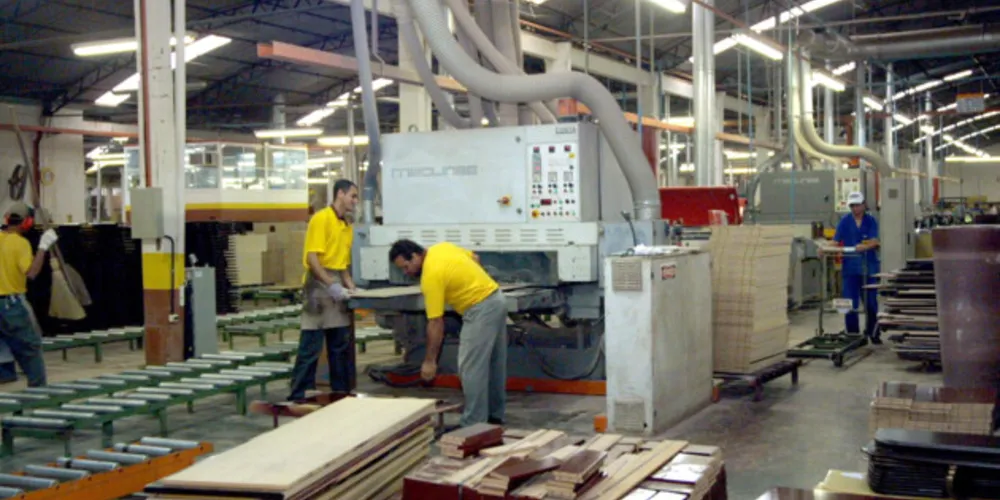 Setor industrial é destaque na geração de emprego em 2021 