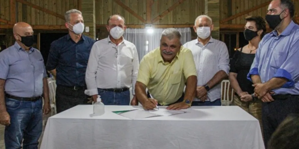 Prefeito Jorge Derbli assinou convênio com a Secretaria de Estado de Desenvolvimento Urbano (Sedu)