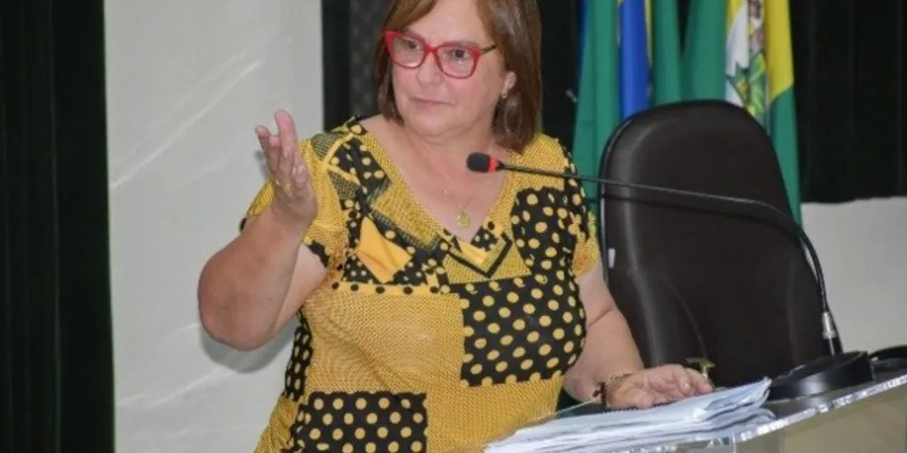 Prefeita Alcione Lemos (DEM) parabenizou a equipe da educação municipal, que cumpre com as estratégias e metas para a melhoria do ensino
