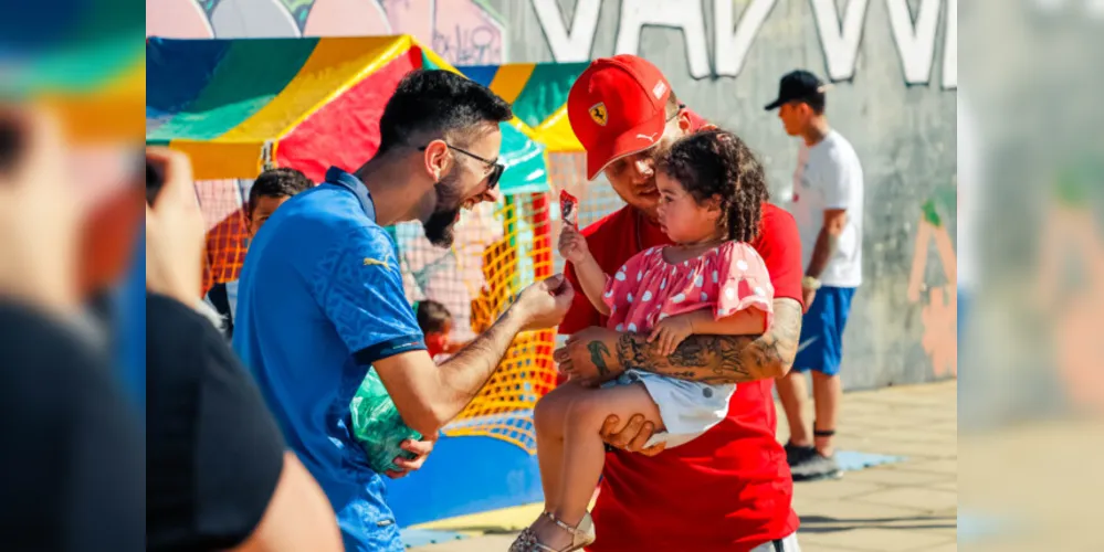 Evento teve a presença de 250 crianças e adolescentes do bairro e levou alegria a região
