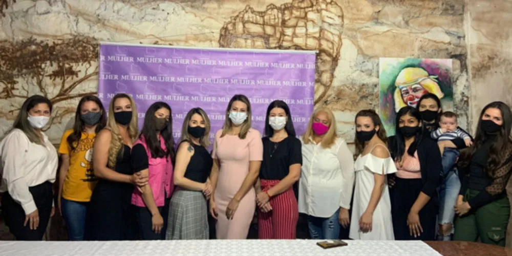 Formatura de onze alunas aconteceu na última quarta-feira (18), em Ponta Grossa.