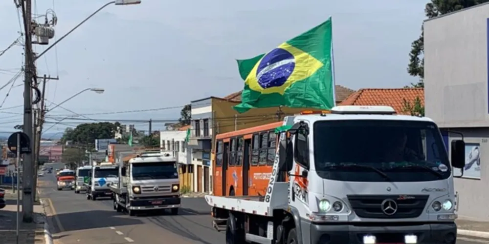 Veículos transitaram pela Avenida Visconde de Mauá