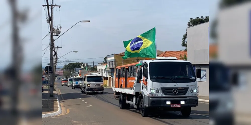 Veículos transitaram pela Avenida Visconde de Mauá