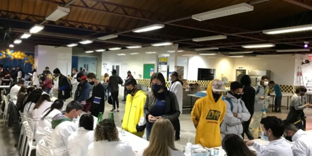 Vacinação ocorreu para o público entre 18 e 22 anos