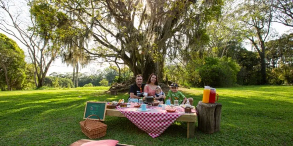 Promoção reúne 17 locais para comemorar 3 anos da página Onde Comer PG, que dá dicas de locais para comer na cidade.