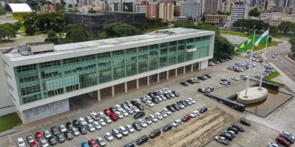 O documento tem validade até 1º de outubro. Vacinação com ao menos uma dose está chegando a 95% da população adulta no Paraná