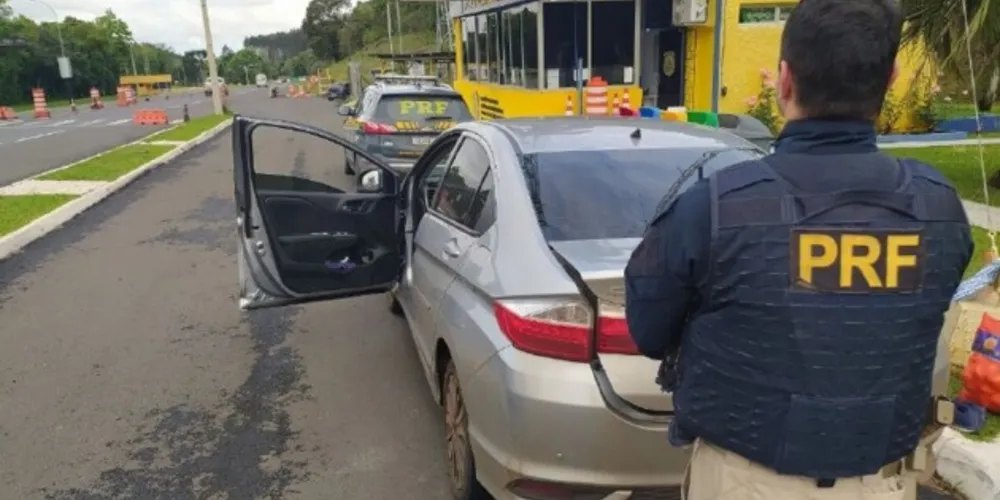 A abordagem ocorreu próximo ao posto da PRF em Irati