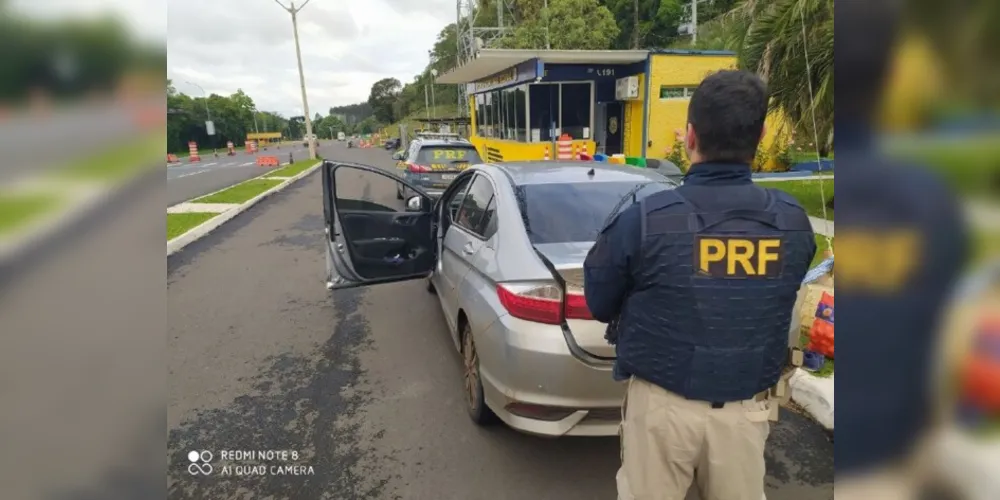 A abordagem ocorreu próximo ao posto da PRF em Irati