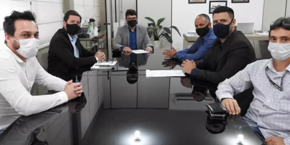 O Complexo Social trabalha com pessoas em três situações: egressos do sistema penitenciário, monitorados e pessoas que cumprem pena fora de uma cadeia após progressão. No Paraná já existem 12 unidades. O projeto servirá como modelo para a implementação de novas unidades