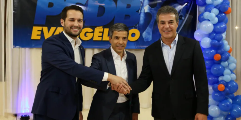 Da esquerda para a direita: Paulo Litro, Alexandre Mendes e Beto Richa.