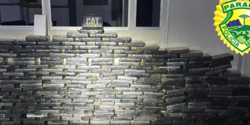 Pasta base de cocaína estava em um caminhão, dentro de malas de viagem.