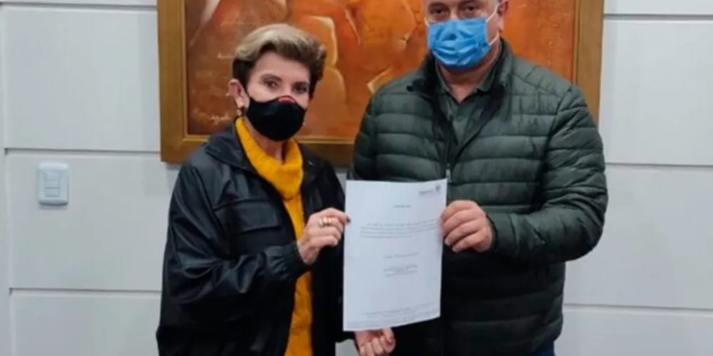 Prefeita de Ponta Grossa, Elizabeth Schmidt (PSD) e deputado estadual Plauto Miró (DEM).